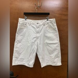 Levi’s 569 men’s baggy fit white denim shorts size 38